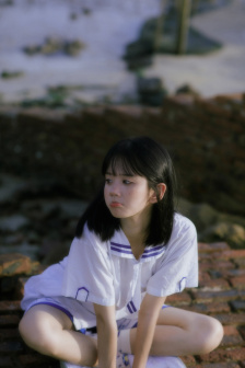 双胞胎姐妹的互换之旅
